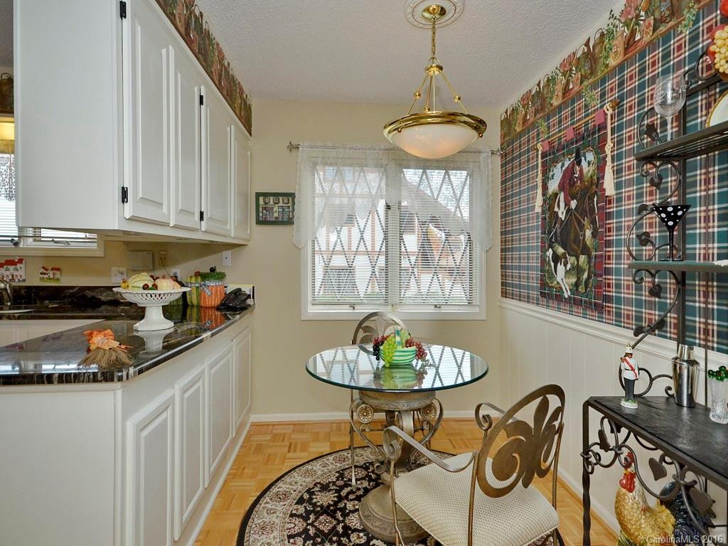 502 Fleetwood Plaza ## - Photo 9