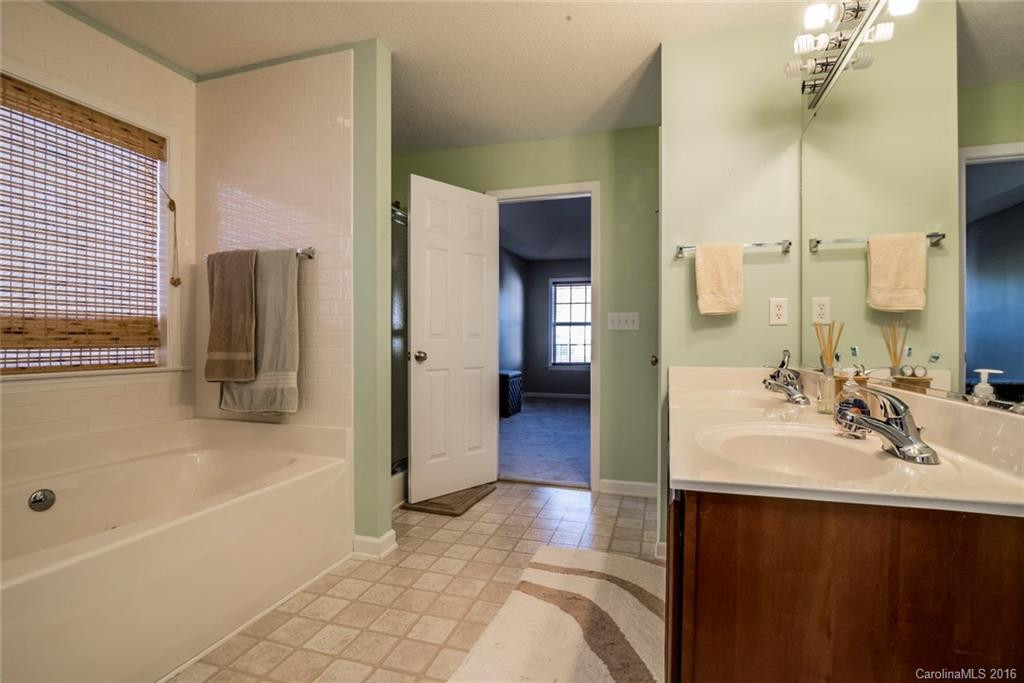 300 Wildbriar Road - Photo 18