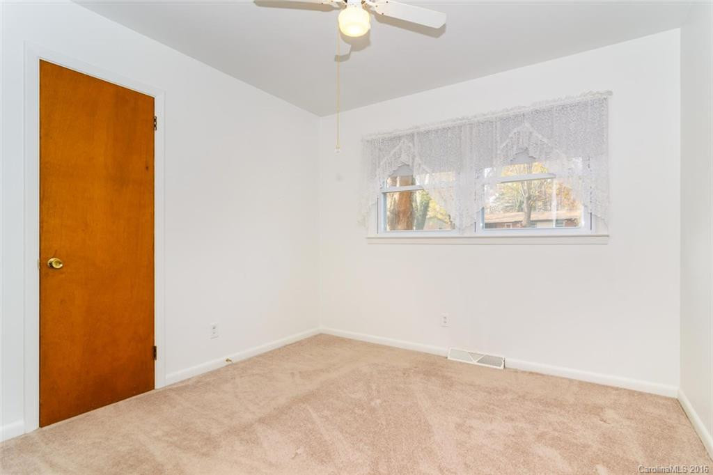 24 Looking Glass Lane - Photo 14