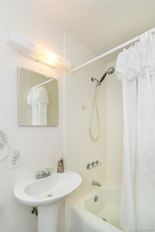 24 Looking Glass Lane - Photo 15