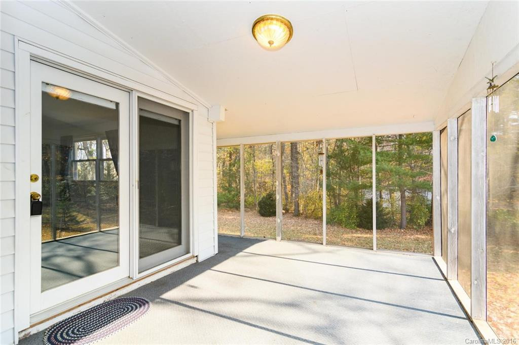 24 Looking Glass Lane - Photo 17