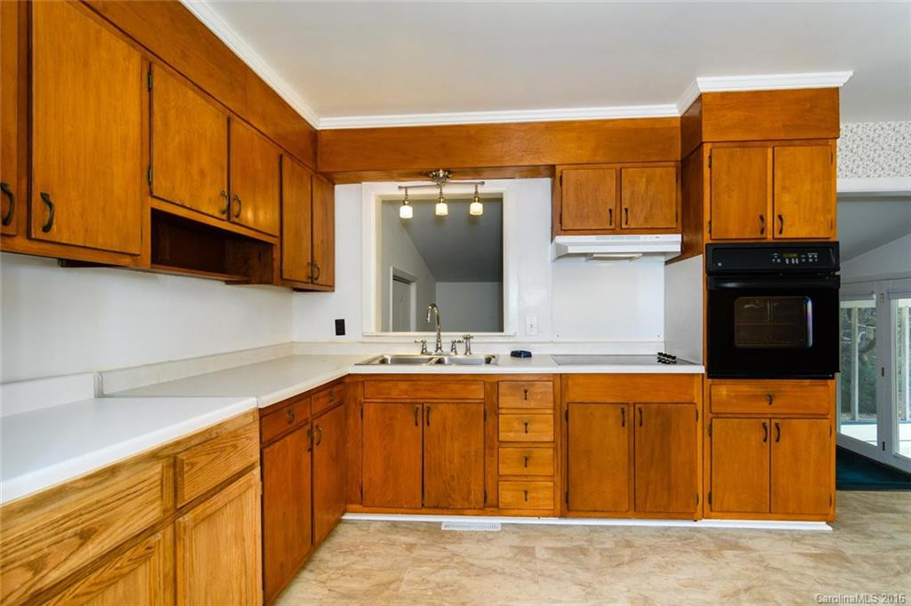 24 Looking Glass Lane - Photo 8