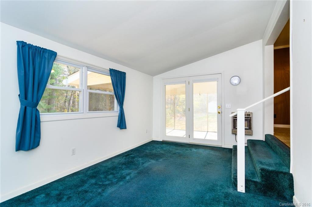 24 Looking Glass Lane - Photo 9