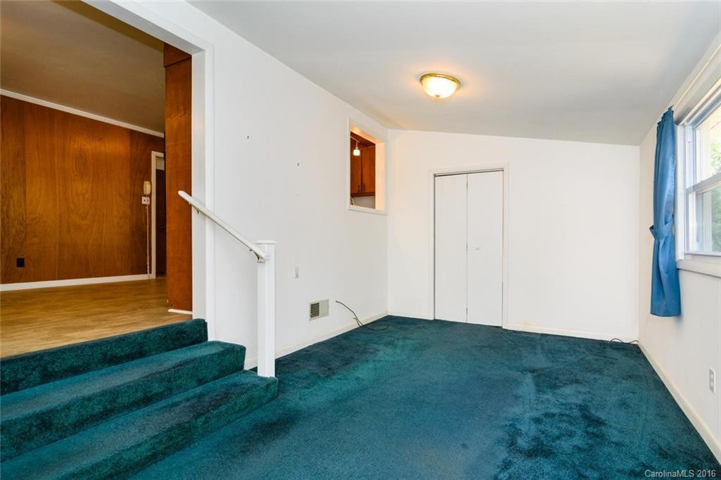 24 Looking Glass Lane - Photo 10