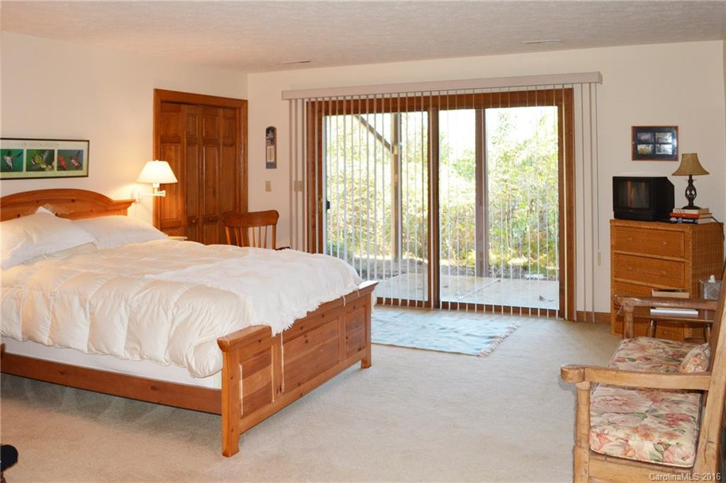 216 Pheasant Run - Photo 15