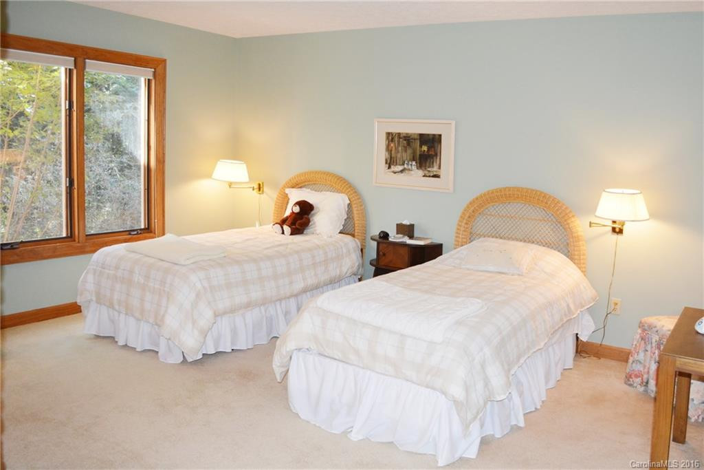 216 Pheasant Run - Photo 16