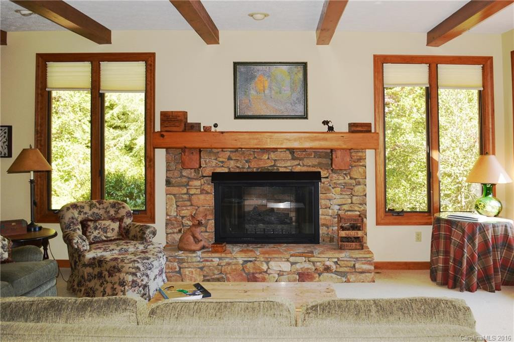 216 Pheasant Run - Photo 3