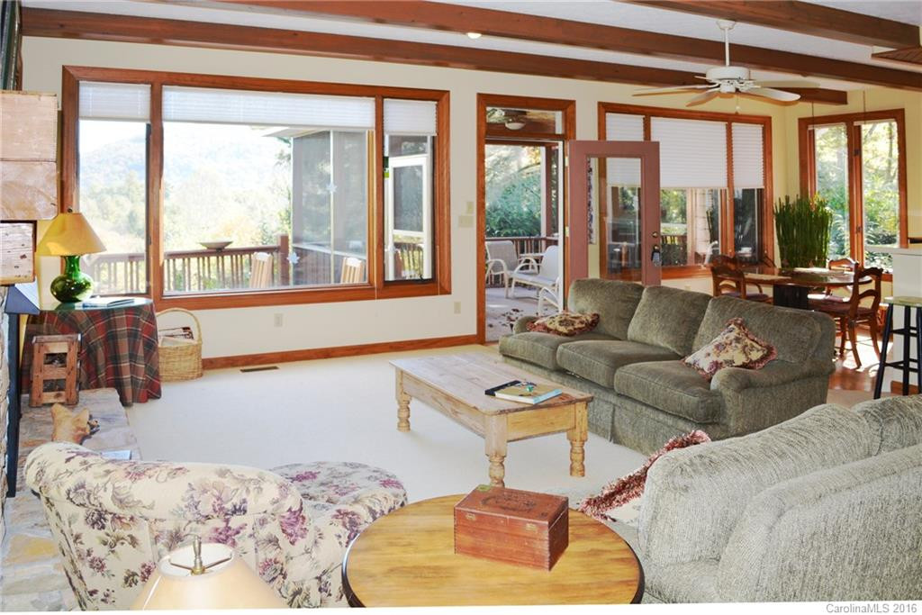 216 Pheasant Run - Photo 4