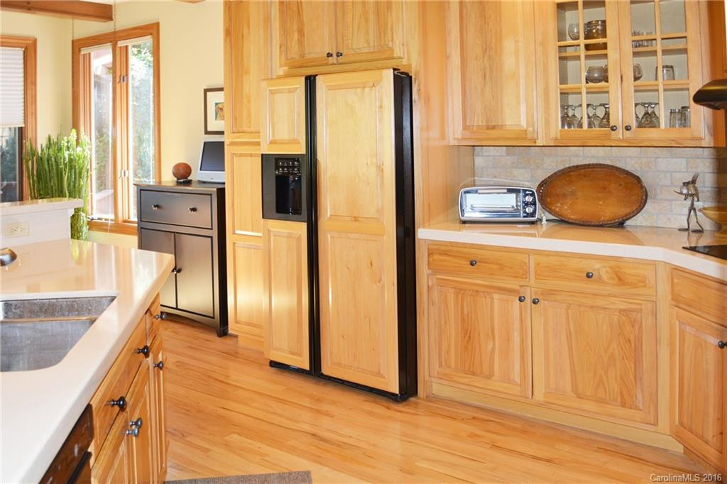 216 Pheasant Run - Photo 7