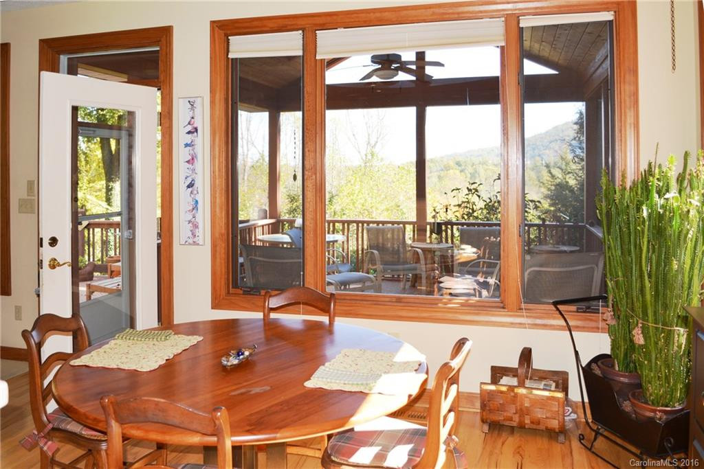 216 Pheasant Run - Photo 10