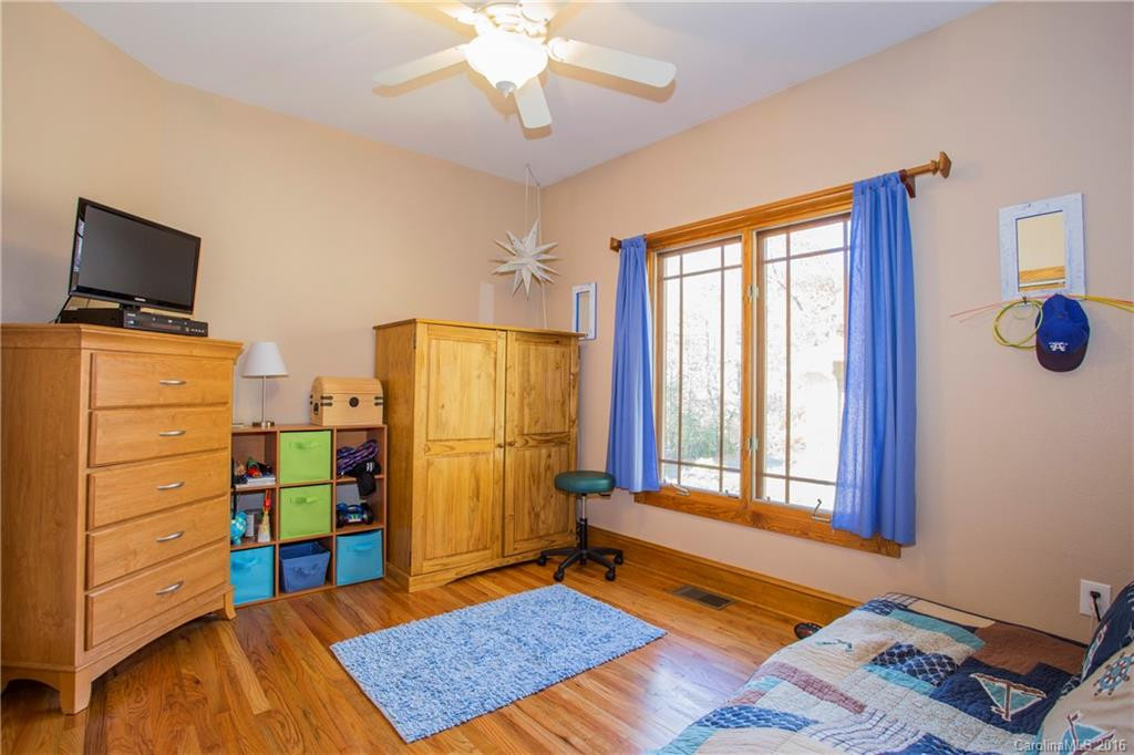 19 Lake Avenue - Photo 12