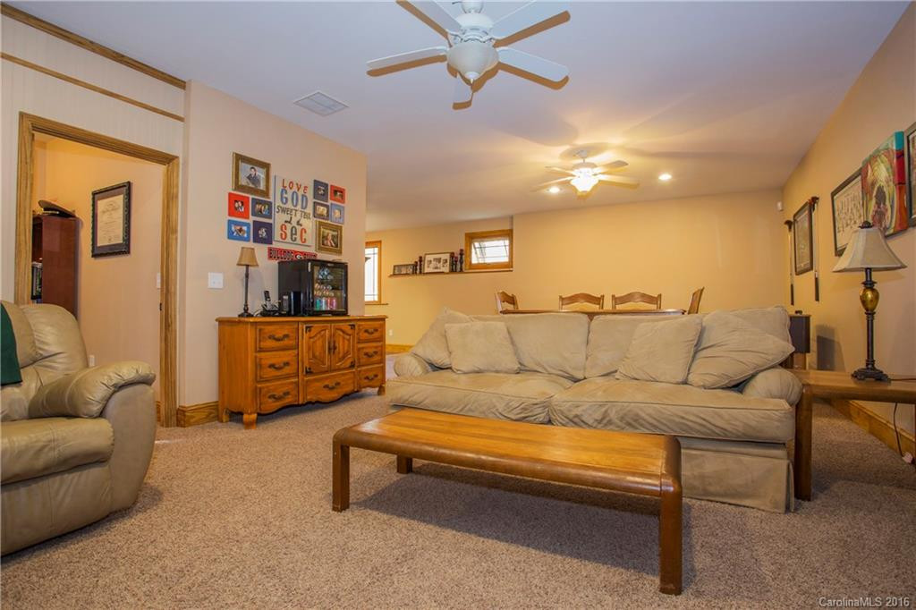 19 Lake Avenue - Photo 15