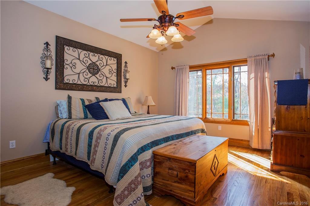 19 Lake Avenue - Photo 9