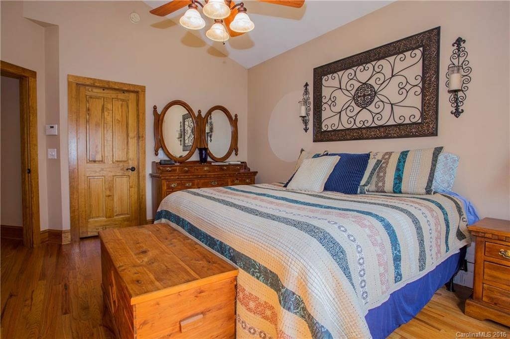 19 Lake Avenue - Photo 10