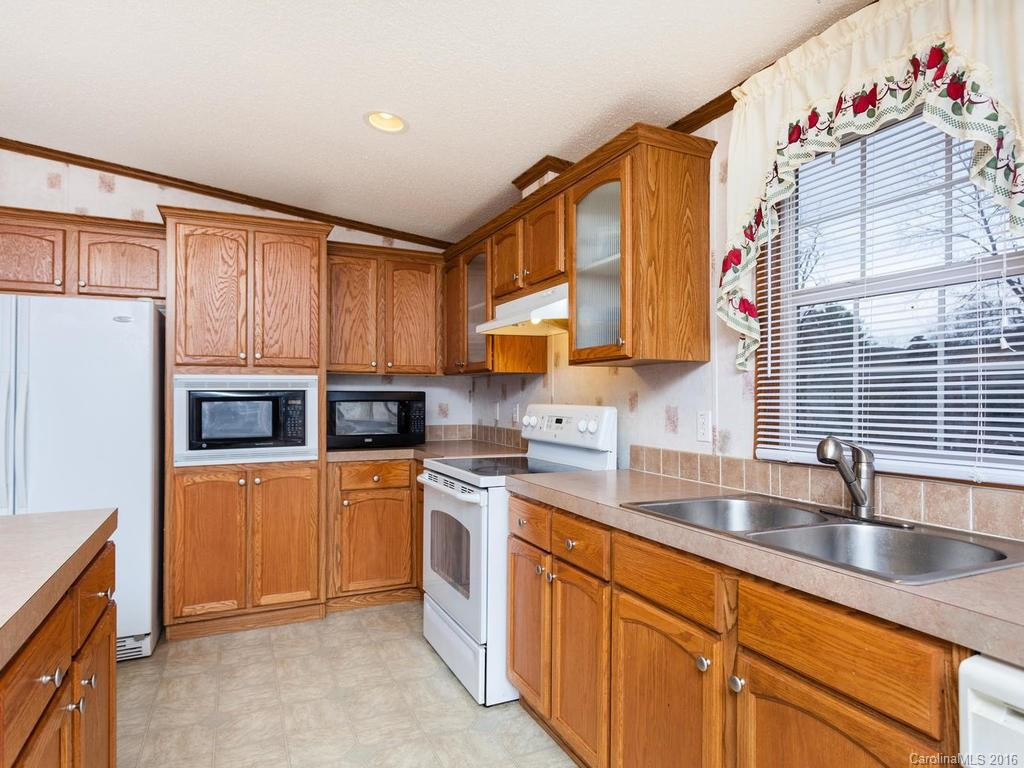 18 Evelyn Acres Drive - Photo 11