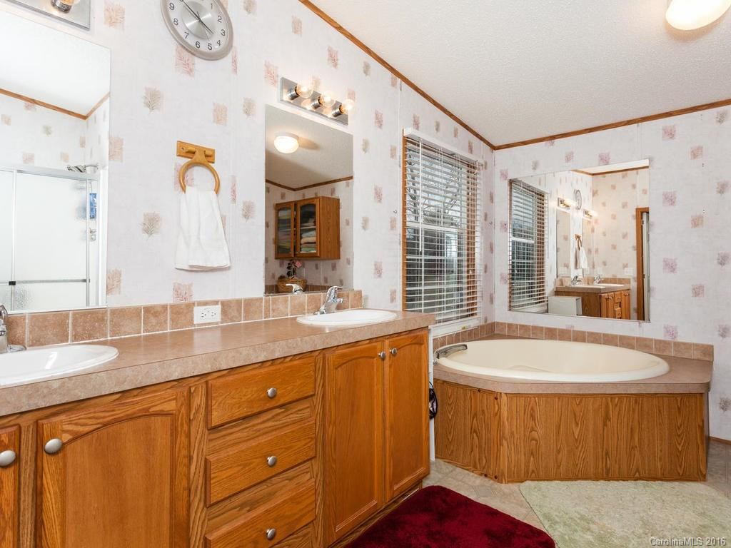 18 Evelyn Acres Drive - Photo 16