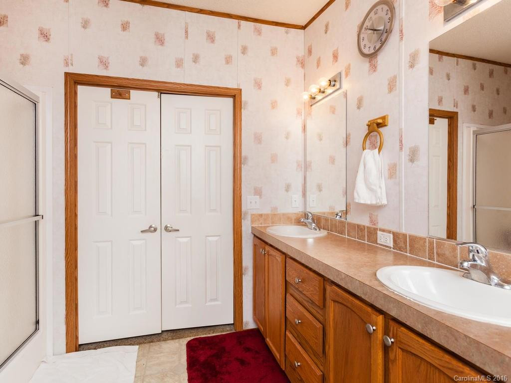 18 Evelyn Acres Drive - Photo 17