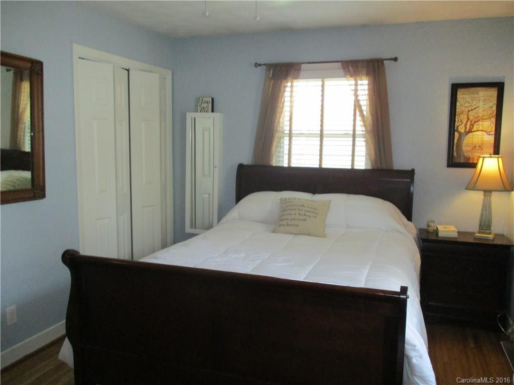 1733 Clairmont Drive - Photo 11