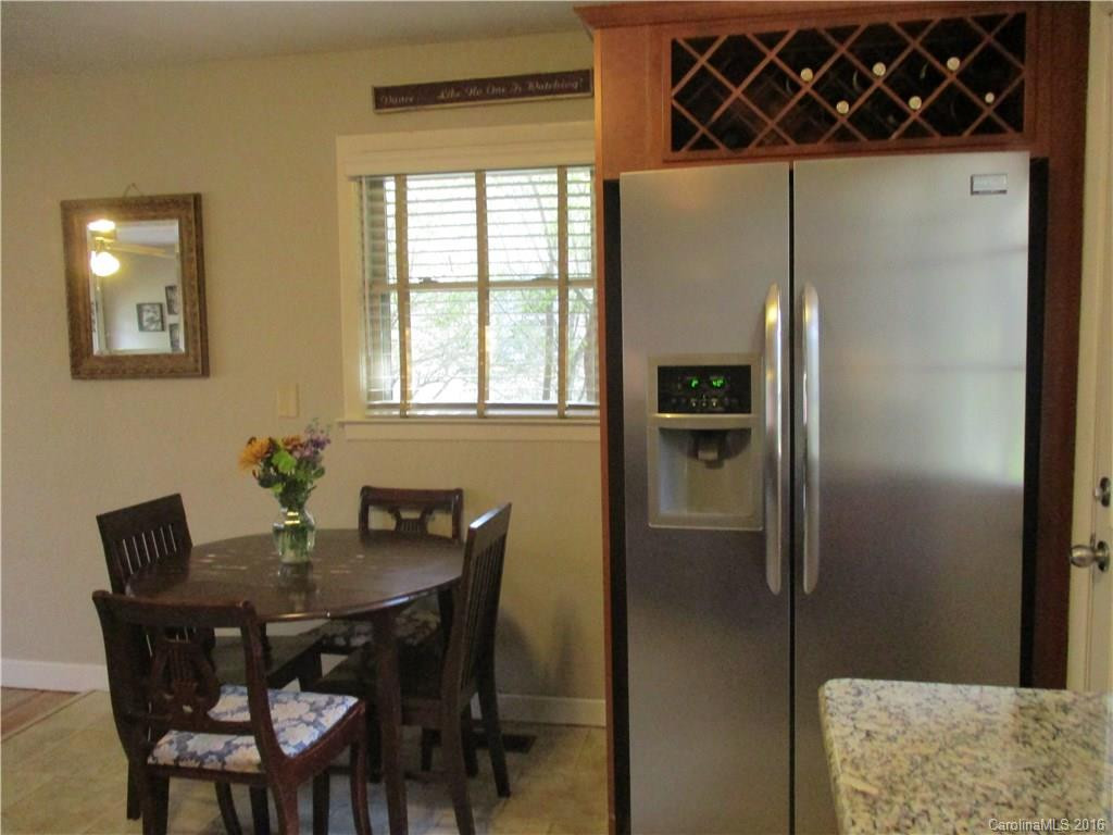 1733 Clairmont Drive - Photo 5