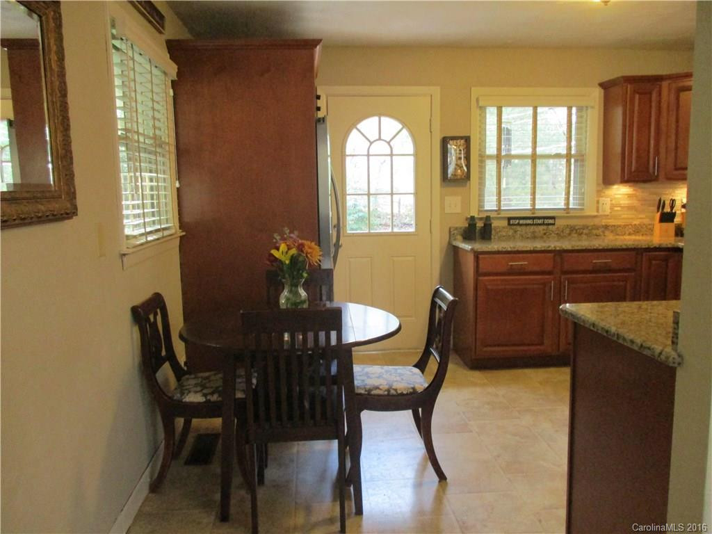 1733 Clairmont Drive - Photo 6