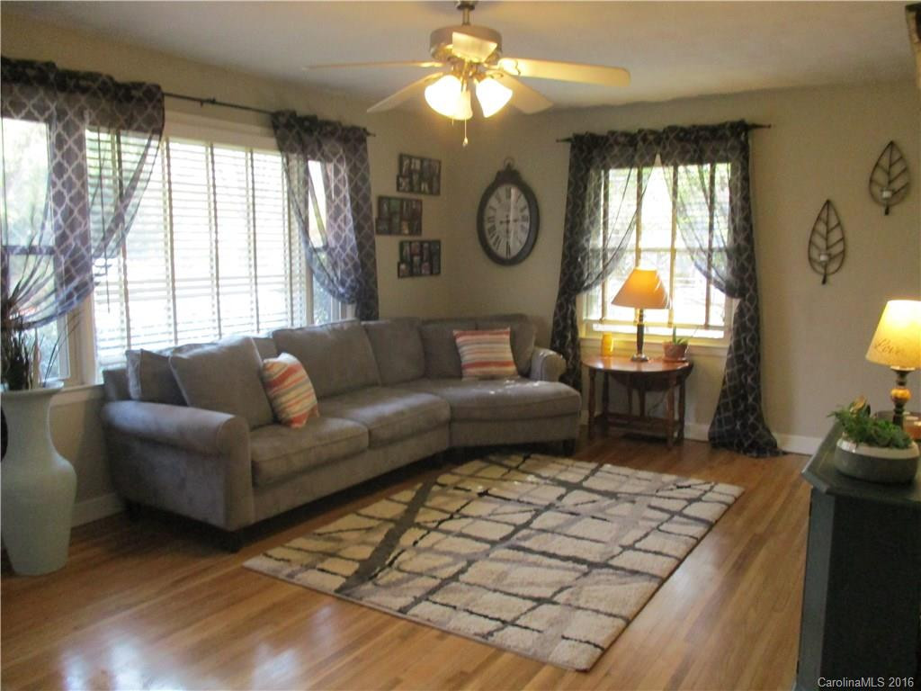 1733 Clairmont Drive - Photo 7