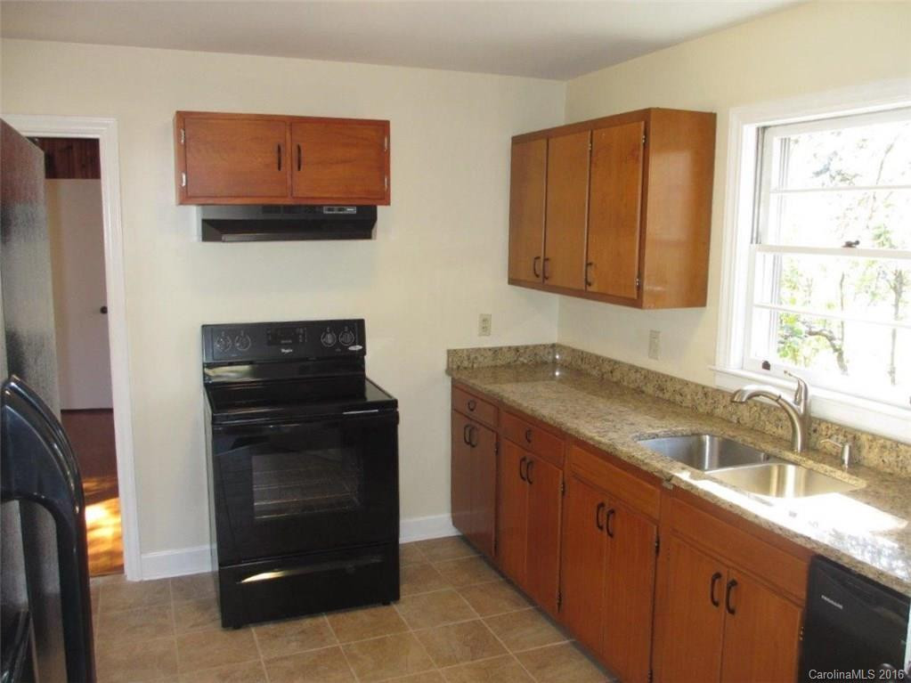833 Whitted Street - Photo 5