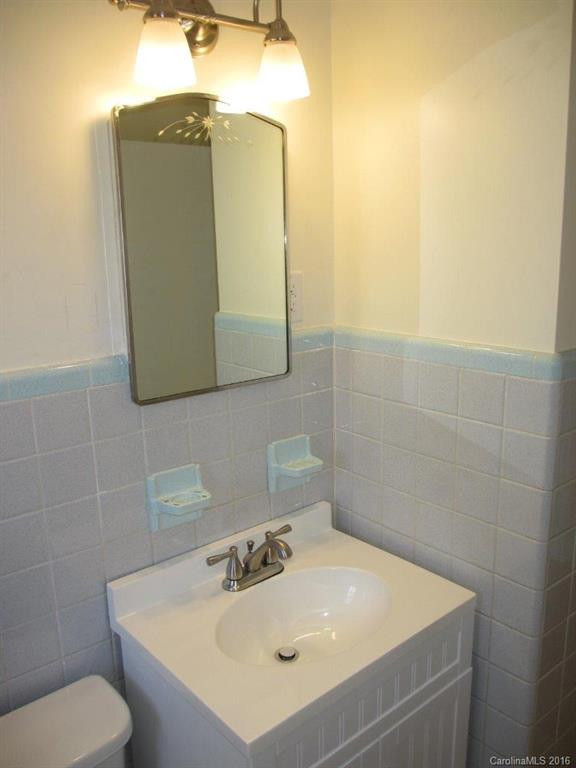 833 Whitted Street - Photo 8
