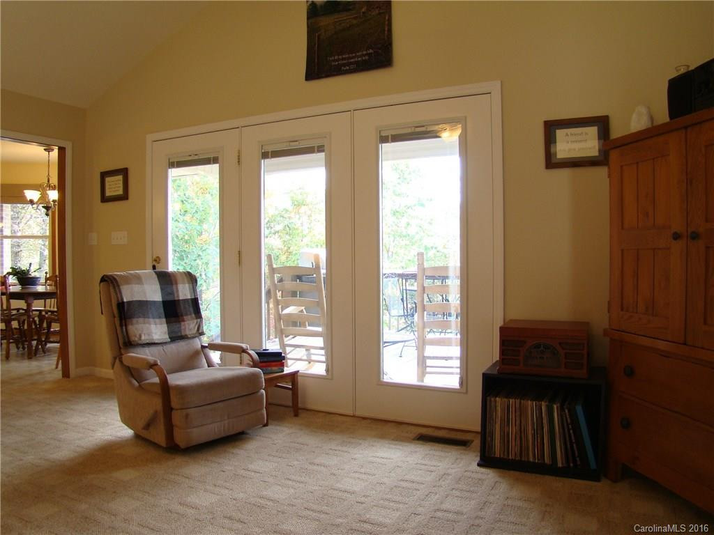 485 Mountain Lookout Drive - Photo 14