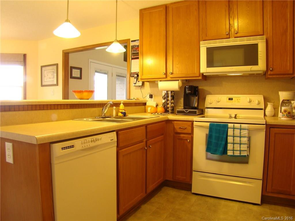 485 Mountain Lookout Drive - Photo 4