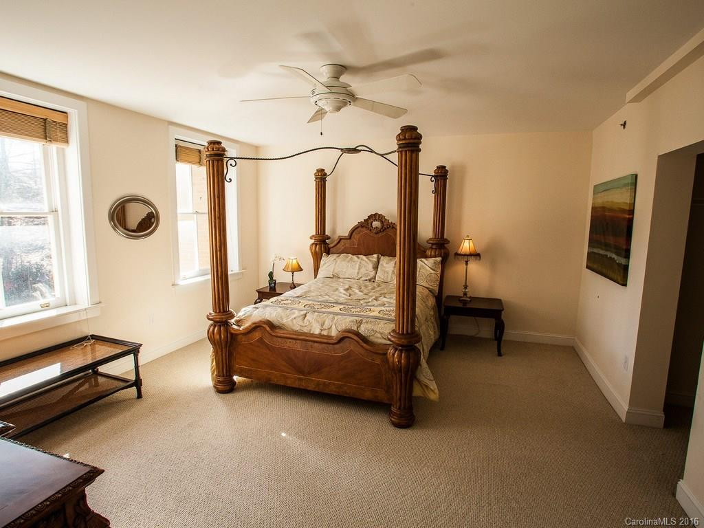 8 Village Lane #301 - Photo 12