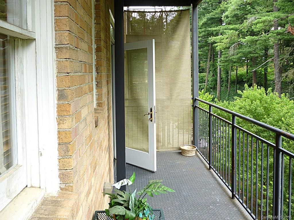 8 Village Lane #301 - Photo 14