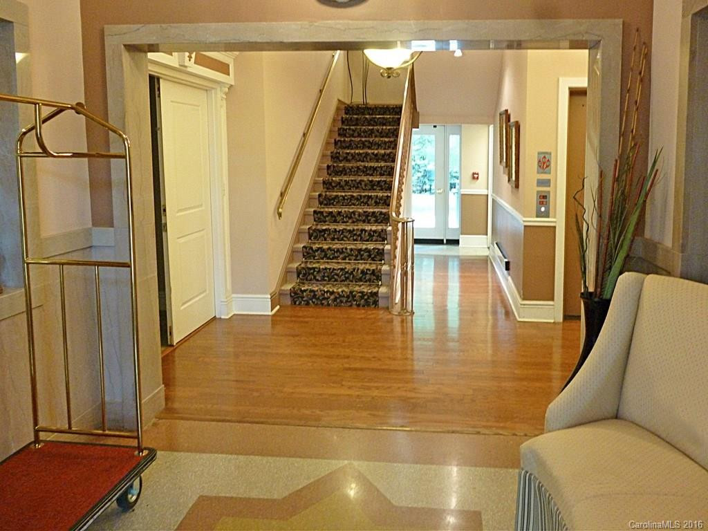 8 Village Lane #301 - Photo 3