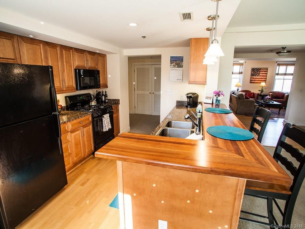 8 Village Lane #301 - Photo 7