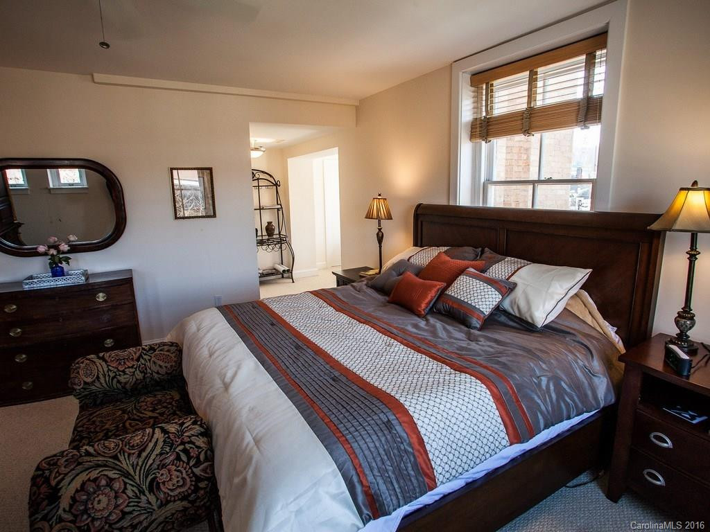8 Village Lane #301 - Photo 10
