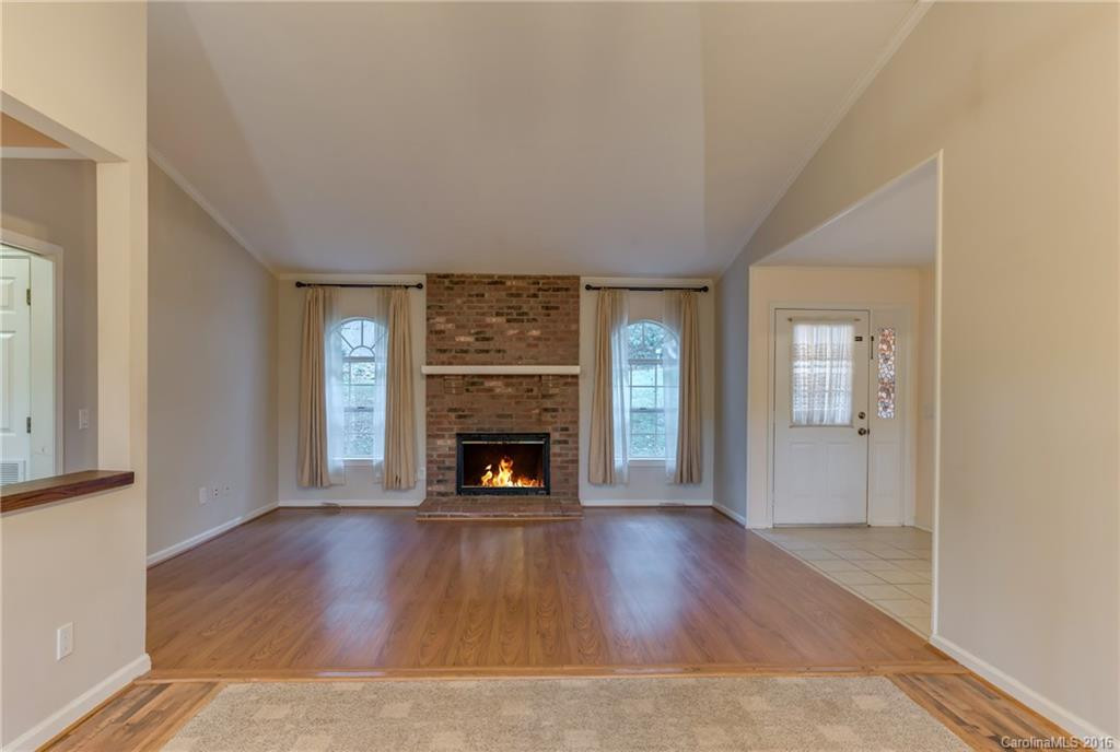 429 Hunters Glen Lane - Photo 2