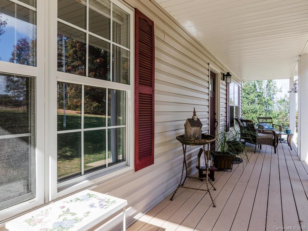 223 Ferguson Drive - Photo 3
