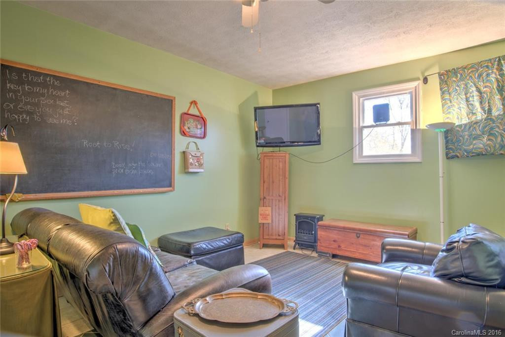 224 Lyndhurst Drive - Photo 12