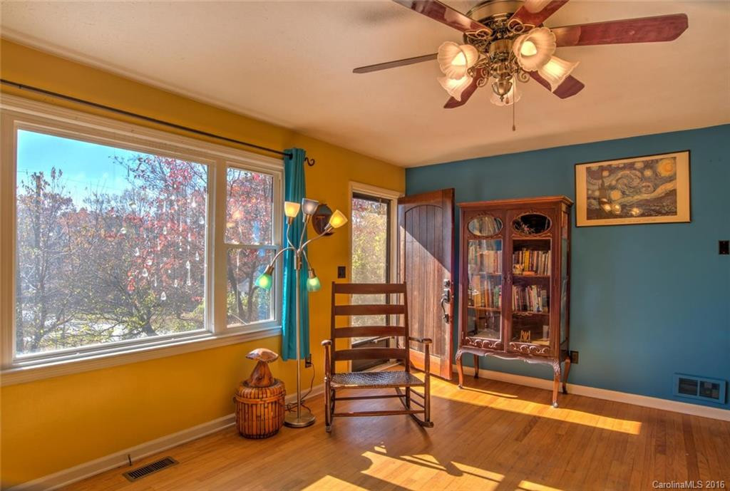 224 Lyndhurst Drive - Photo 5