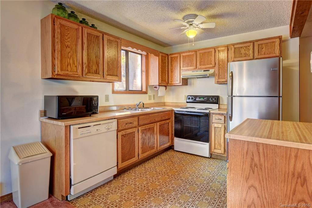 27 Gail Drive #9 - Photo 14