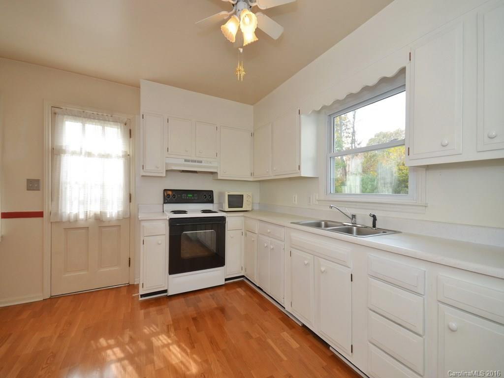 6 Crestwood Lane - Photo 5