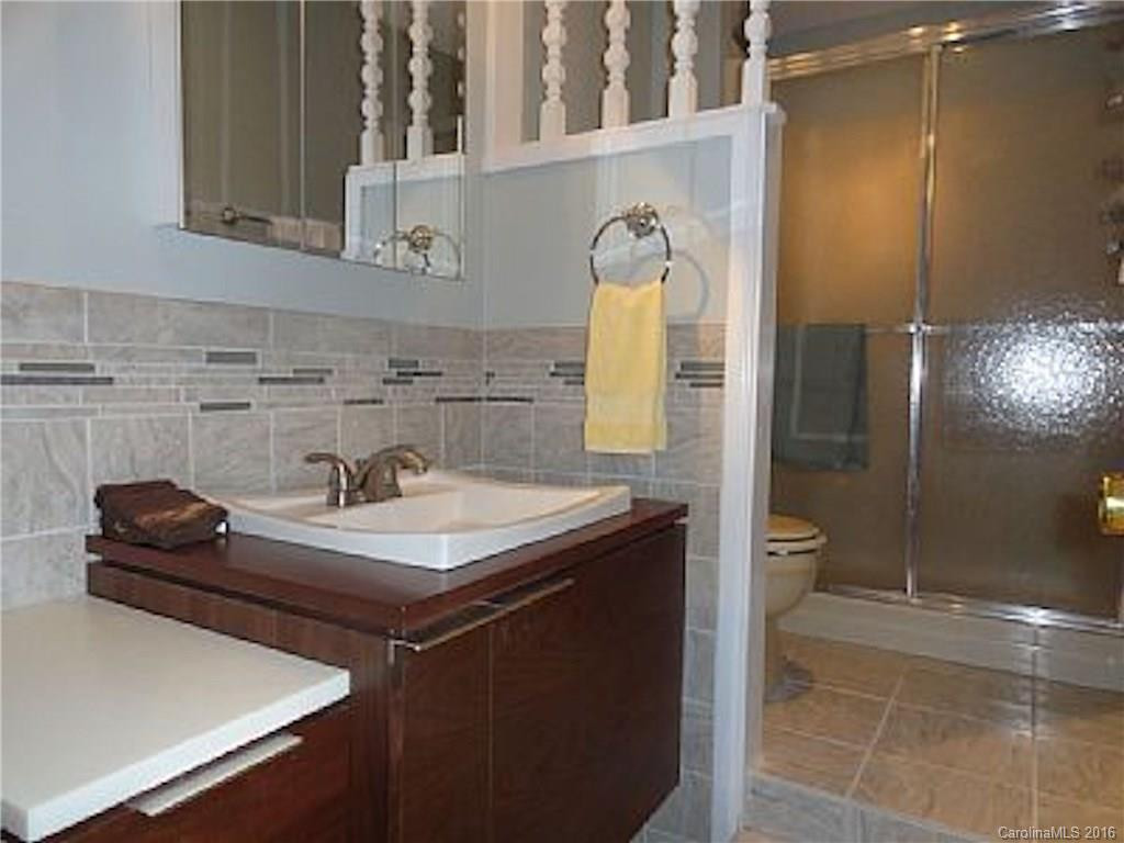 401 Lakeshore Drive - Photo 18
