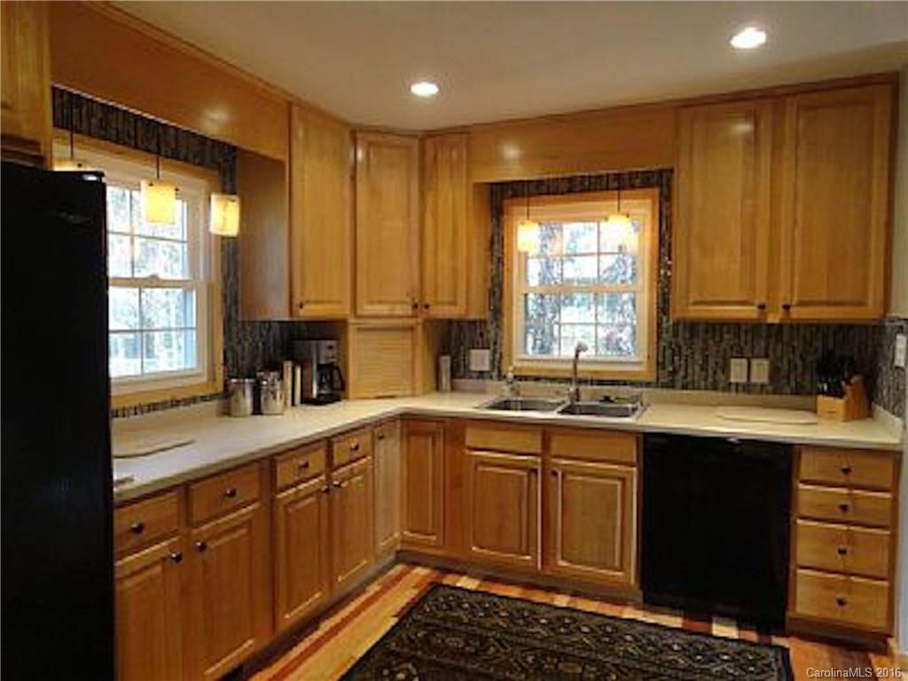 401 Lakeshore Drive - Photo 3