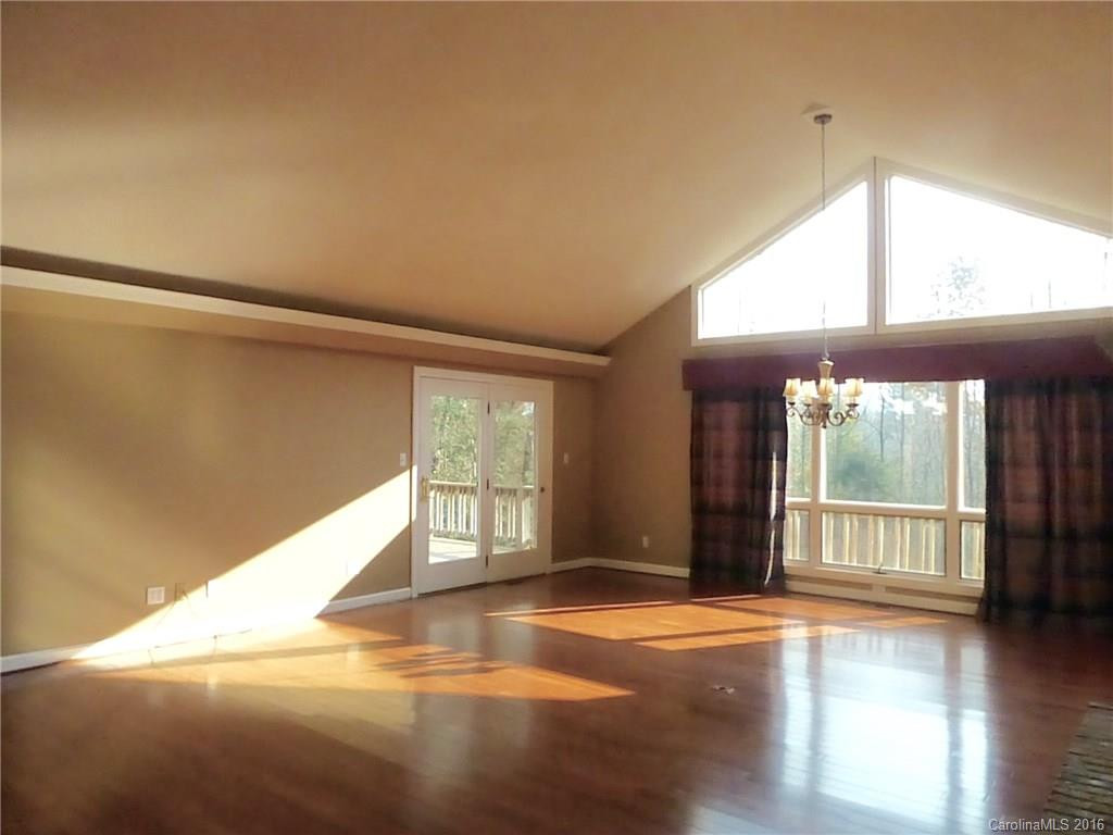 39 Hamilton Drive - Photo 4