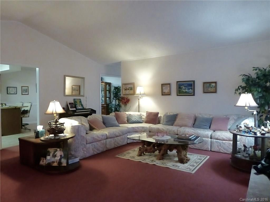 104 Exeter Court #104 - Photo 2