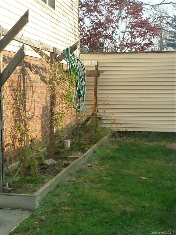 104 Exeter Court #104 - Photo 17
