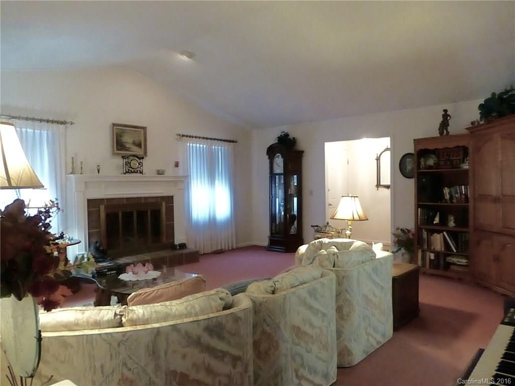 104 Exeter Court #104 - Photo 4