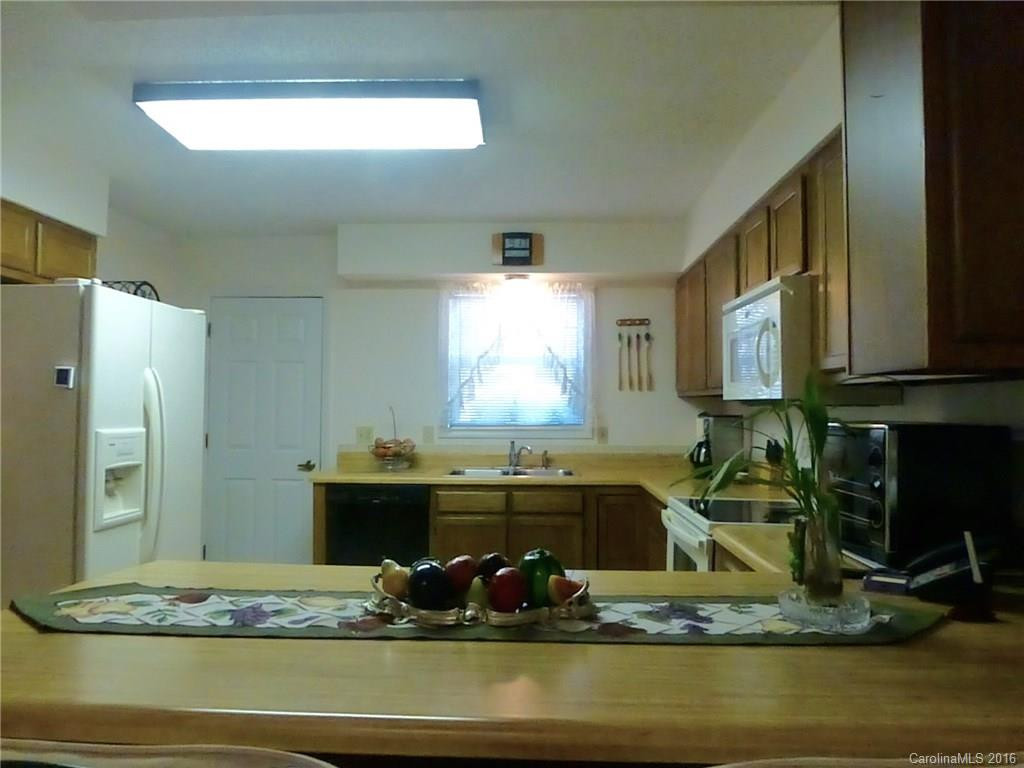 104 Exeter Court #104 - Photo 9