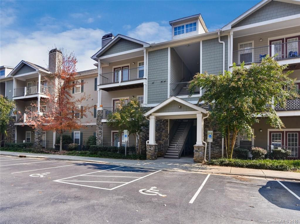 800 Vista Lake Drive #202