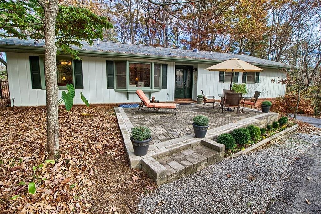 185 Surry Lane