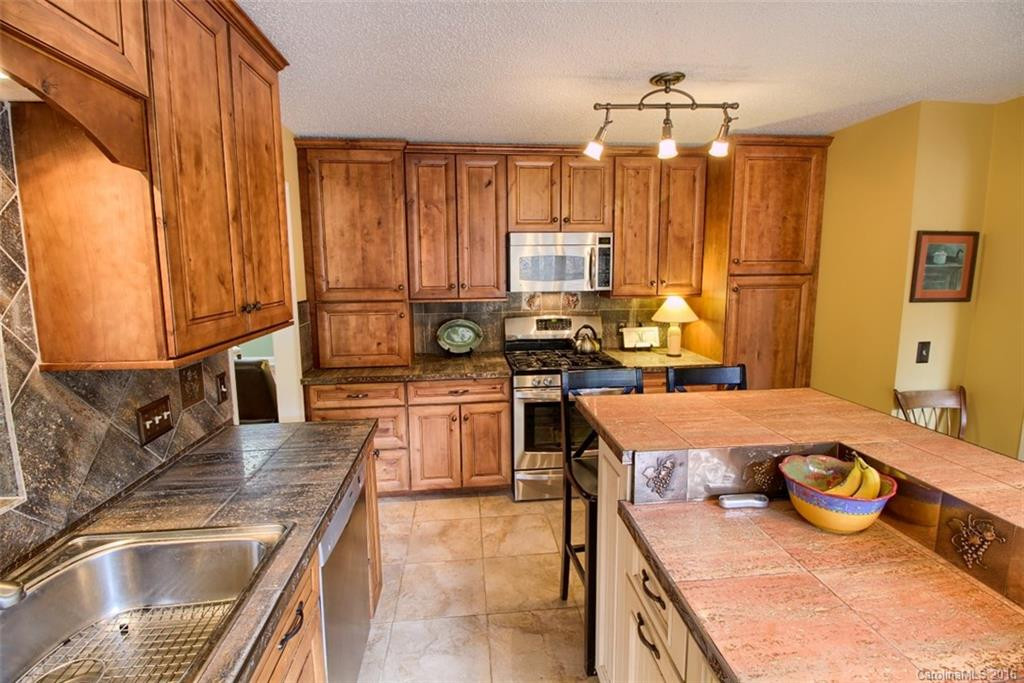 185 Surry Lane - Photo 3